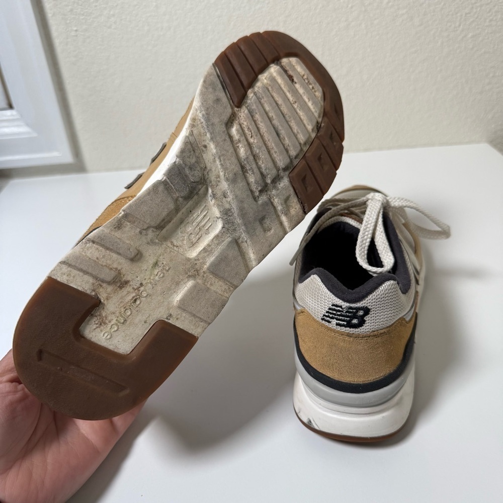 New Balence 997H Retro Sneakers Women’s Size 9.5 - Picture 8 of 8